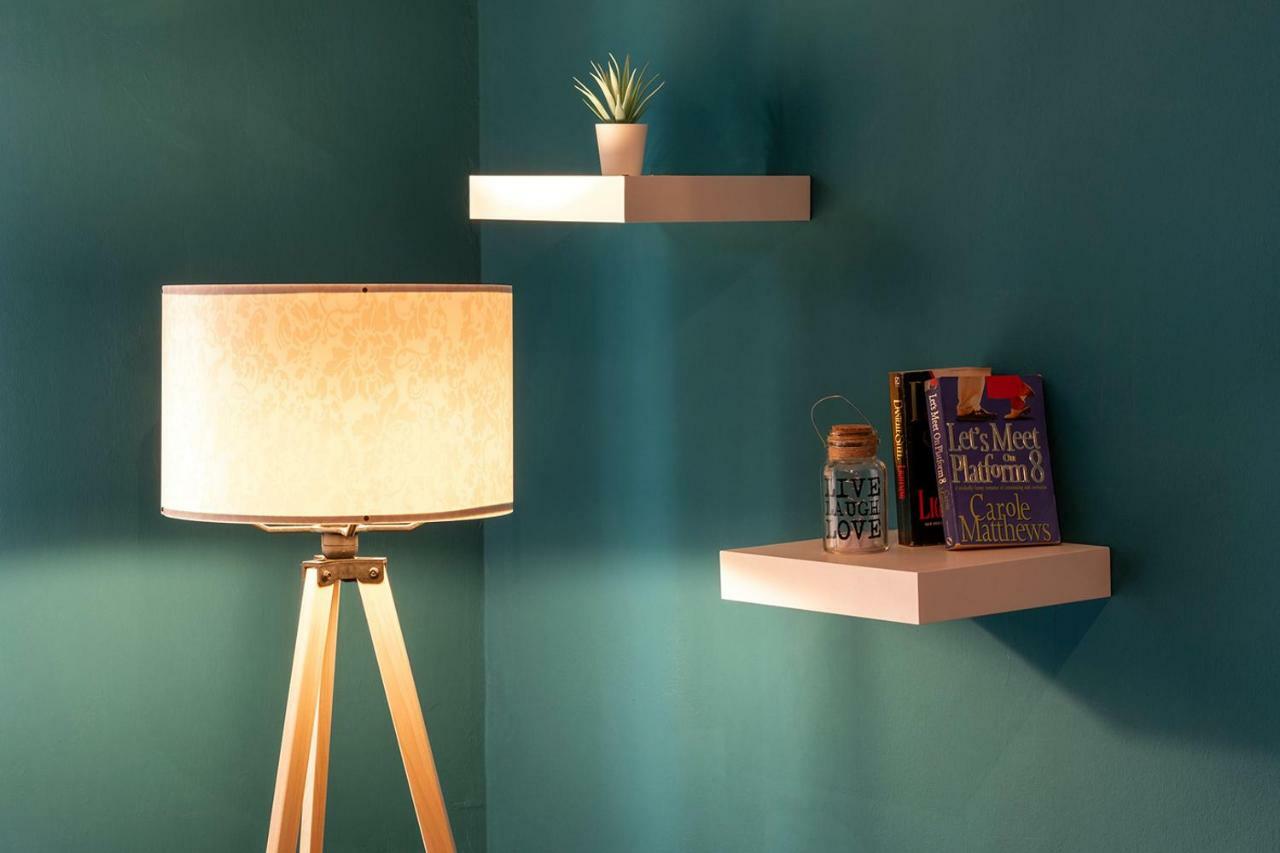 Colourful Apt,Airport Line,6 Min Metro,300 Mbps! Appartement Athene Buitenkant foto